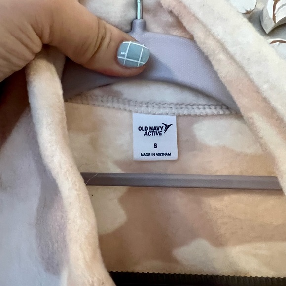 NWT Old Navy Pink and White Camo Fleece Zip Up (Small) - Picture 4 of 7